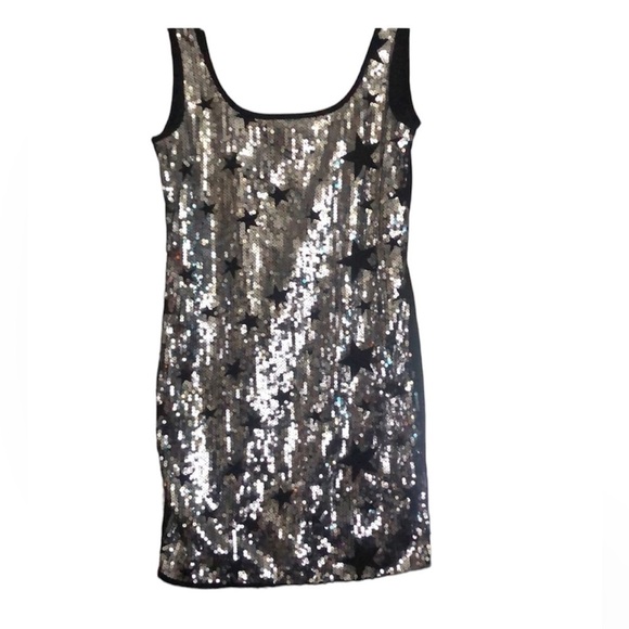 Ultra flirt star sequin tank. Size Medium - Picture 1 of 2